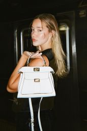 Olivia Ponton - Fendi Peekaboo Bag 2022