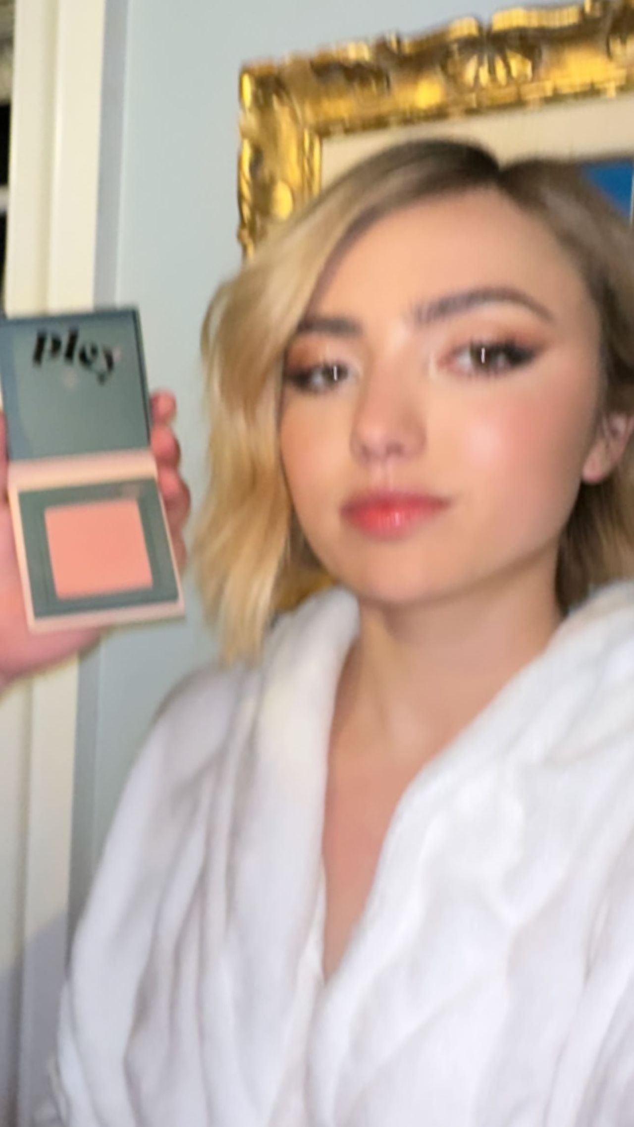 Peyton Roi List 12/26/2022 • CelebMafia