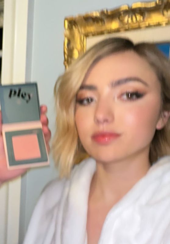 Peyton Roi List 12/26/2022 • CelebMafia