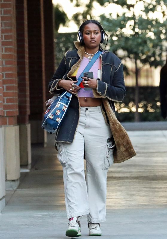 Sasha Obama - Out in Los Angeles 12/01/2022
