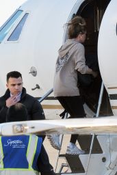 Shania Twain   Catch a Private Jet Ride Out of Washington D C  12 01 2022   - 43