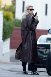 Stella Maxwell - Out in Los Angeles 12/10/2022