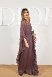 Suki Waterhouse - Dior Fall 2023 Menswear Show in Giza 12/03/2022