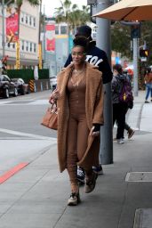 Winnie Harlow and Kyle Kuzma at Il Pastaio in Beverly Hills 12 15 2022   - 8