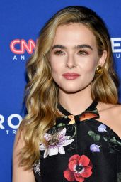 Zoey Deutch – CNN Heroes An All-Star Tribute in New York City 12/11/2022