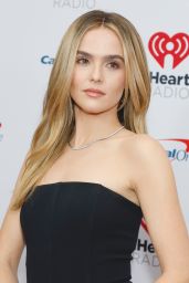 Zoey Deutch – Z100’s iHeartRadio Jingle Ball in New York City 12/09/2022