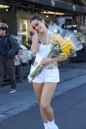 Addison Rae in Workout Clothes - Stops to Buy Flowers in Hollywood 01/17/2023