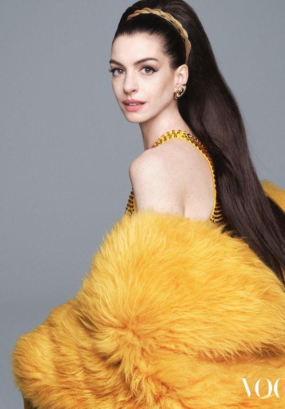 Anne Hathaway Outfit – Vogue November 2022 (II)