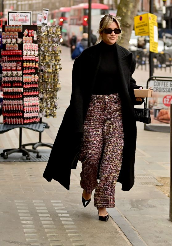 Ashley Roberts Street Style - London 01/31/2023
