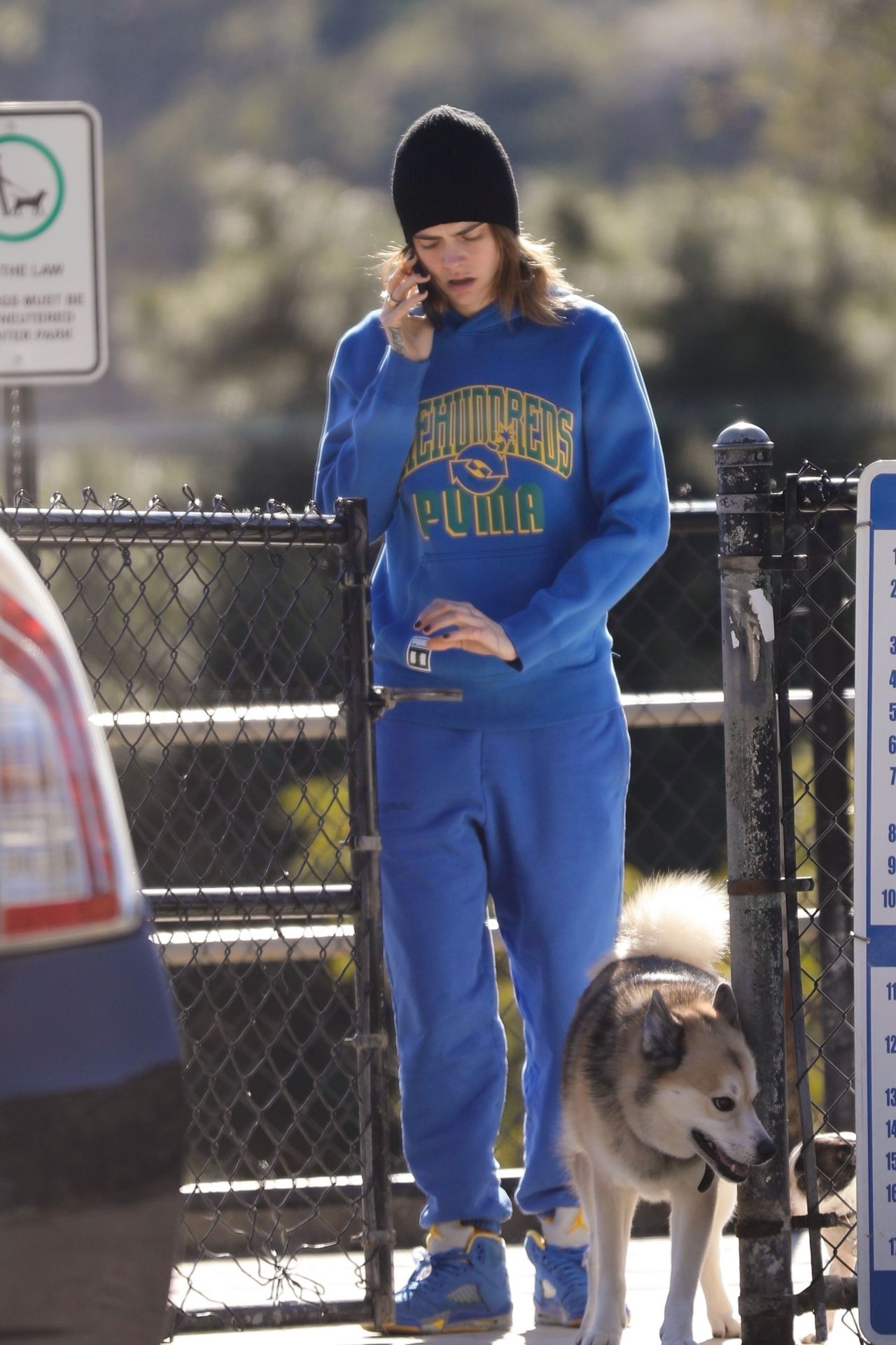 cara-delevingne-at-the-dog-park-in-los-angeles-01-22-2023-celebmafia