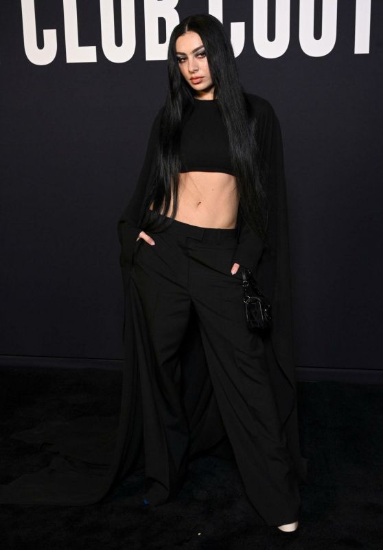 Charli XCX – Valentino Fashion Show in Paris 01/25/2023