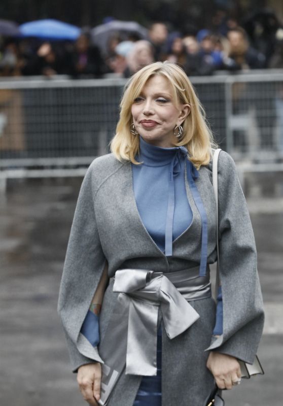 Courtney Love - Arrive at The Fendi Show at Paris Fashion Week 01/26/2023