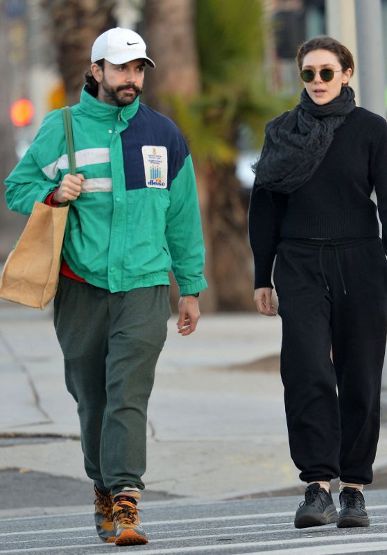 Elizabeth Olsen and Robbie Arnett - Out in Los Angeles 01/06/2023