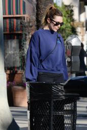 Elizabeth Olsen - Out in Los Angeles 01/27/2023
