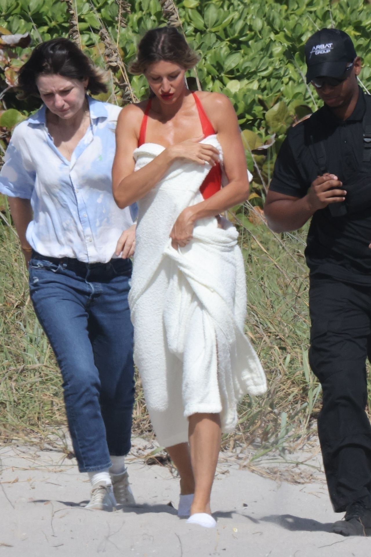 Gisele Bündchen in a Blue Bathing Suit - Photo Shoot in Florida 01/26