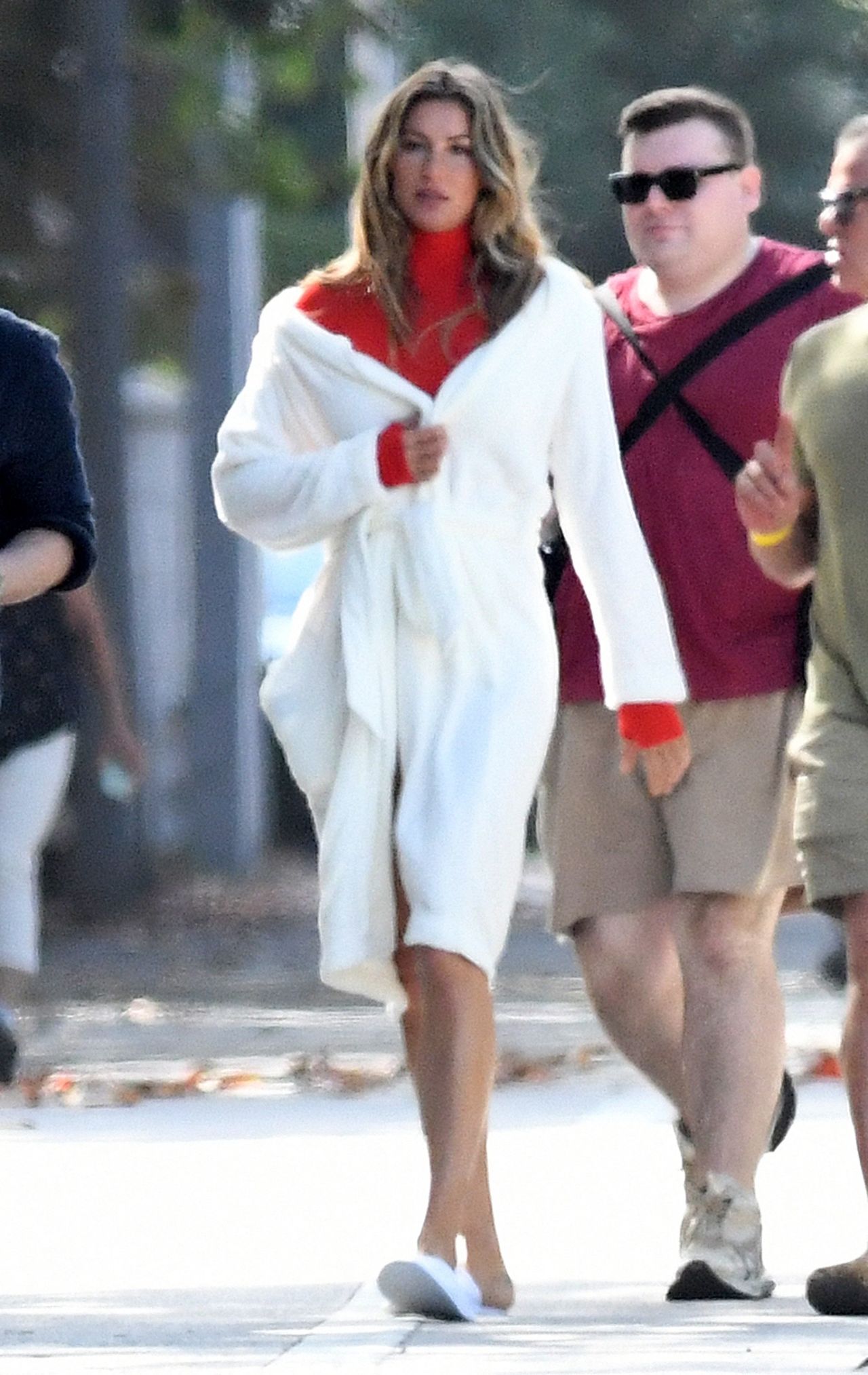 Gisele Bündchen in a Blue Bathing Suit - Photo Shoot in Florida 01/26