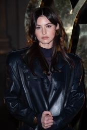 Gracie Abrams – Saint Laurent Menswear Show at Paris Fashion Week 01/17/2023