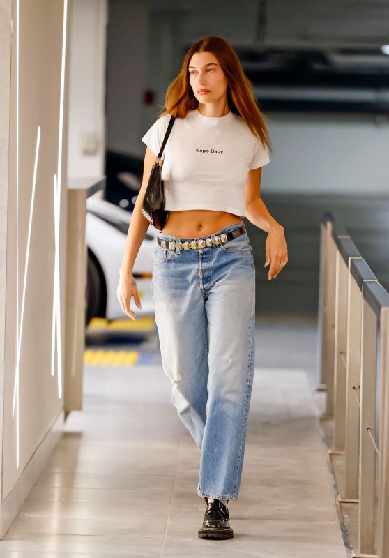 Hailey Rhode Bieber Street Style 01/06/2023 • CelebMafia