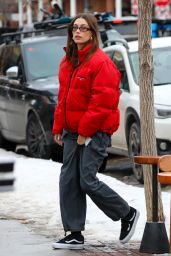 Hailey Rhode Bieber Winter Street Style – Aspen 01/01/2023