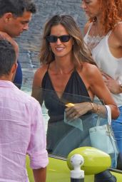 Izabel Goulart - Out in St. Barth 12/31/2022
