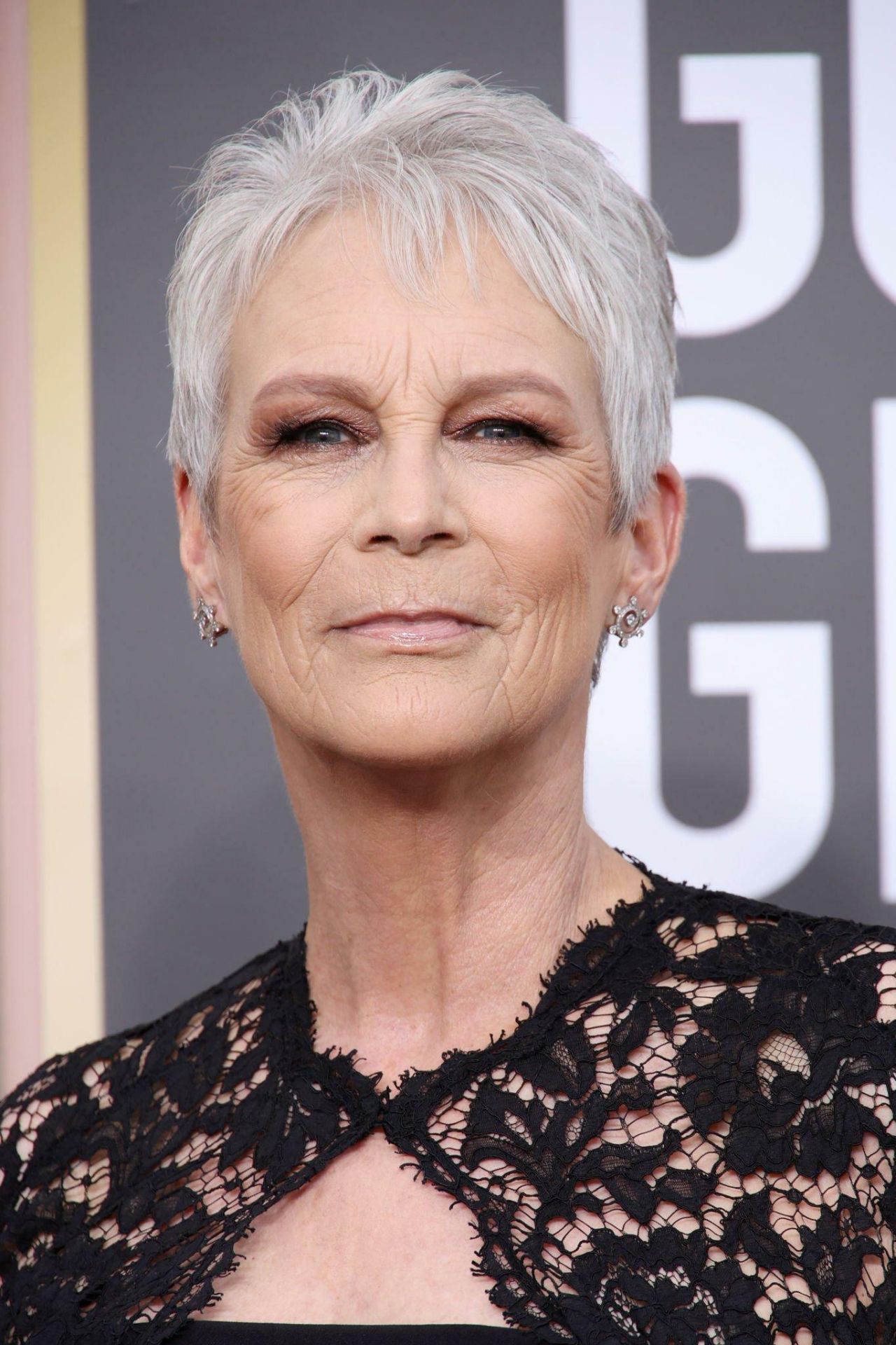 Jamie Lee Curtis Golden Globe Awards 2023 • CelebMafia