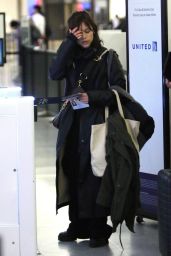 Jenna Ortega - Airport in Toronto 01/05/2023