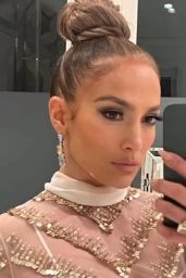 Jennifer Lopez Outfit 01/29/2023