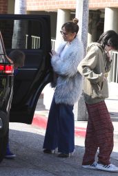 Jennifer Lopez Street Style 01/28/2023