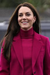 Kate Middleton - Visits the Windsor Foodshare in Windsor 01/26/2023