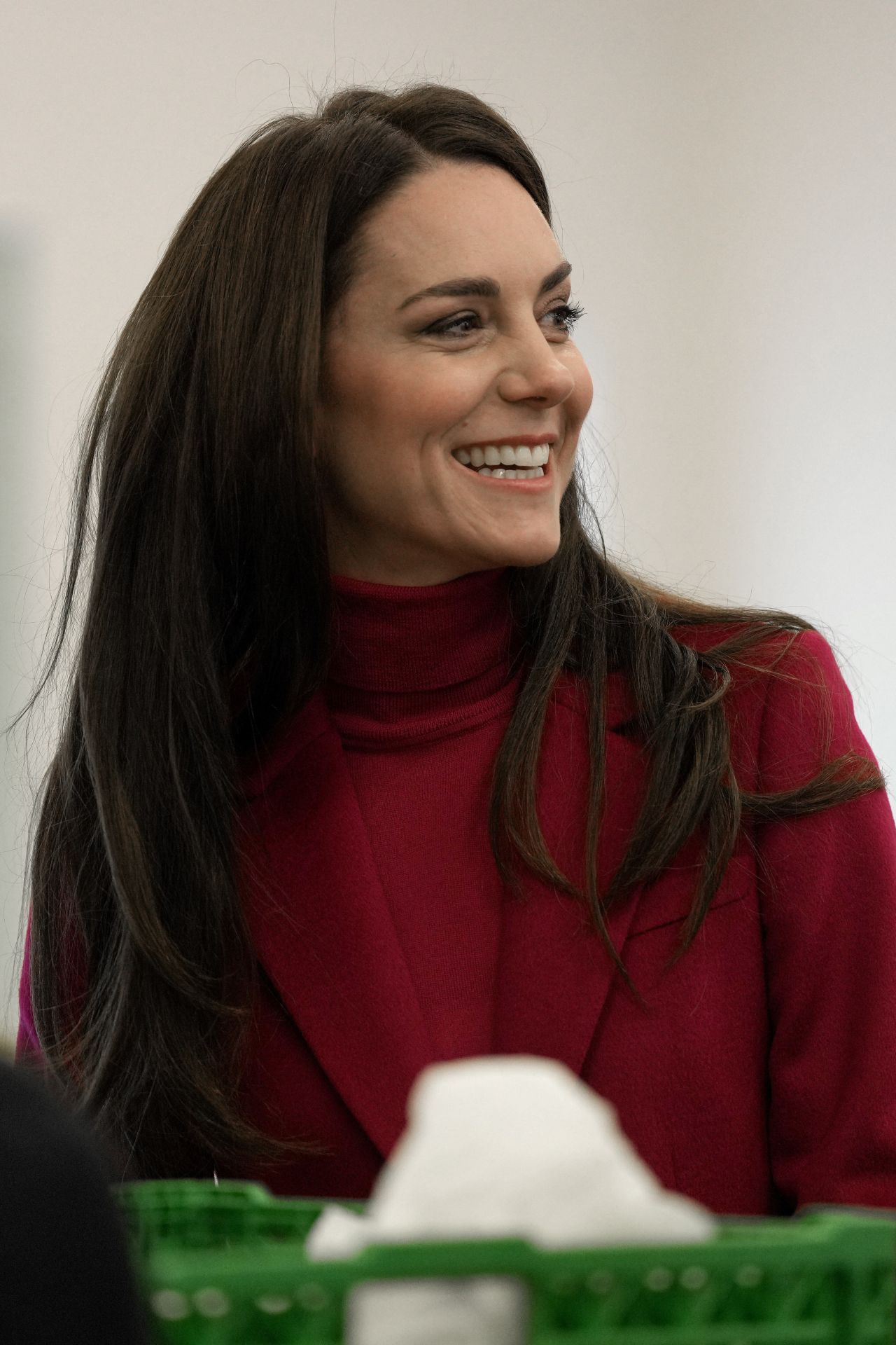 Kate Middleton - Visits the Windsor Foodshare in Windsor 01/26/2023 ...