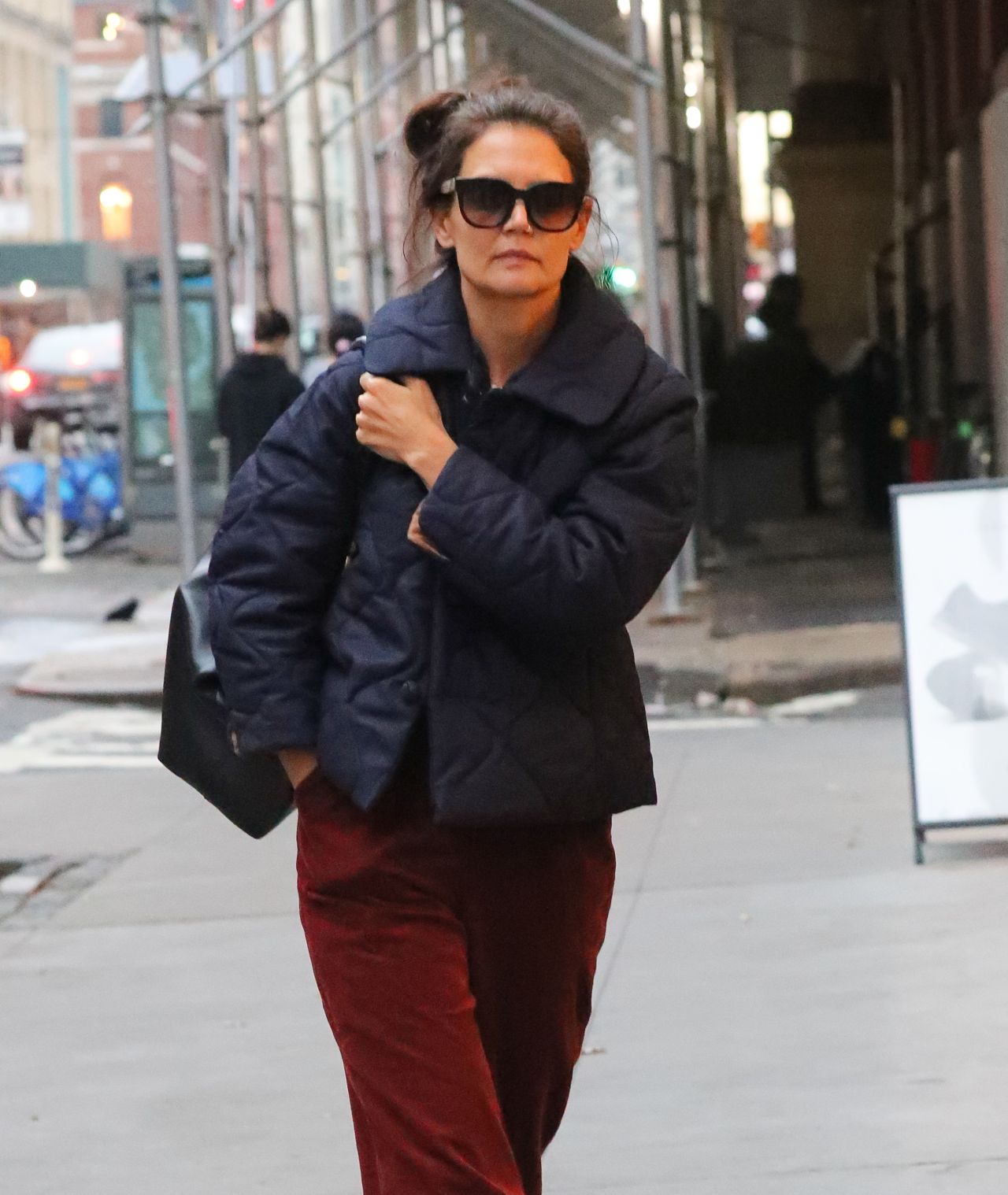 Katie Holmes - Out in New York City 01/04/2023 • CelebMafia