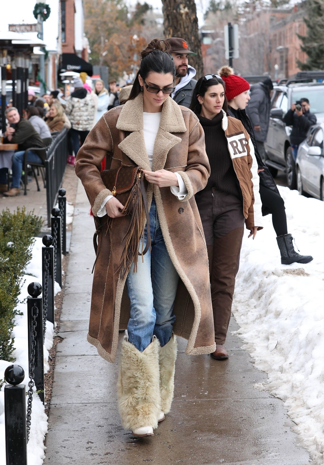 Kendall Jenner Winter Street Style - Aspen 01/01/2023 • CelebMafia