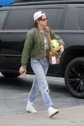 Kristen Stewart Street Style - Los Angeles 01/04/2023