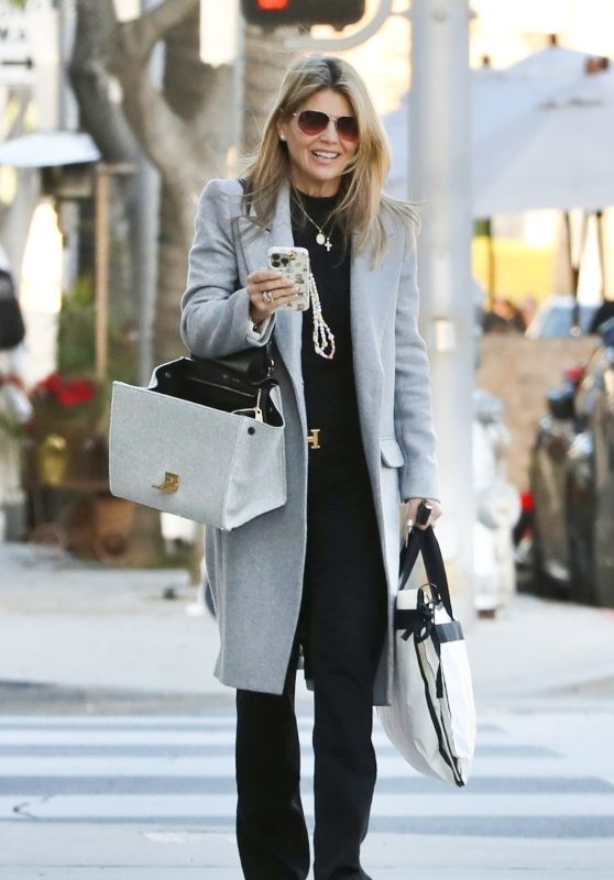 Lori Loughlin - Shopping in Beverly Hills 01/23/2023
