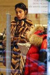Madalina Ghenea - Shopping in Milan 01/11/2023