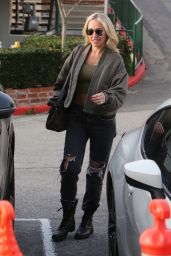 Mary Fitzgerald Street Style - West Hollywood 01/12/2023