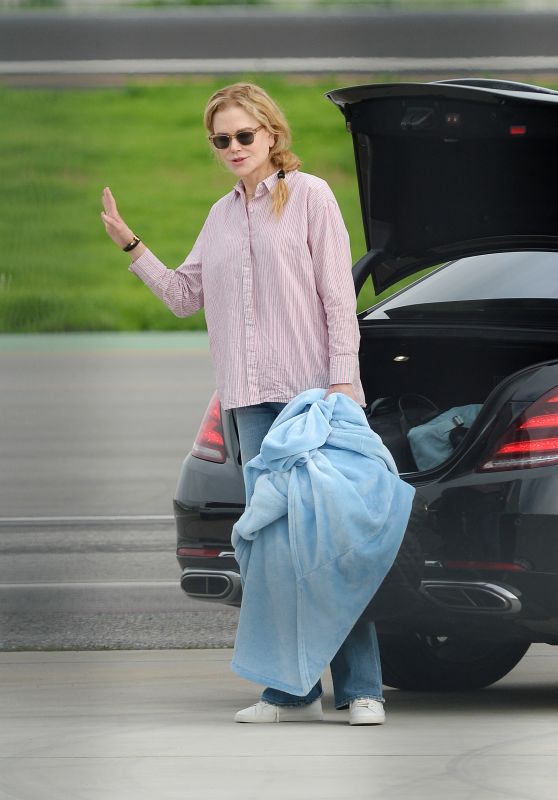 Nicole Kidman - Arrives to Los Angeles 01/14/2023