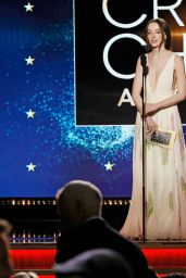 Phoebe Dynevor – Critics Choice Awards 2023