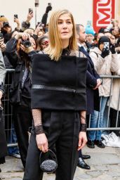 Rosamund Pike – Christian Dior Haute Couture Show at Paris Fashion Week 01/23/2023
