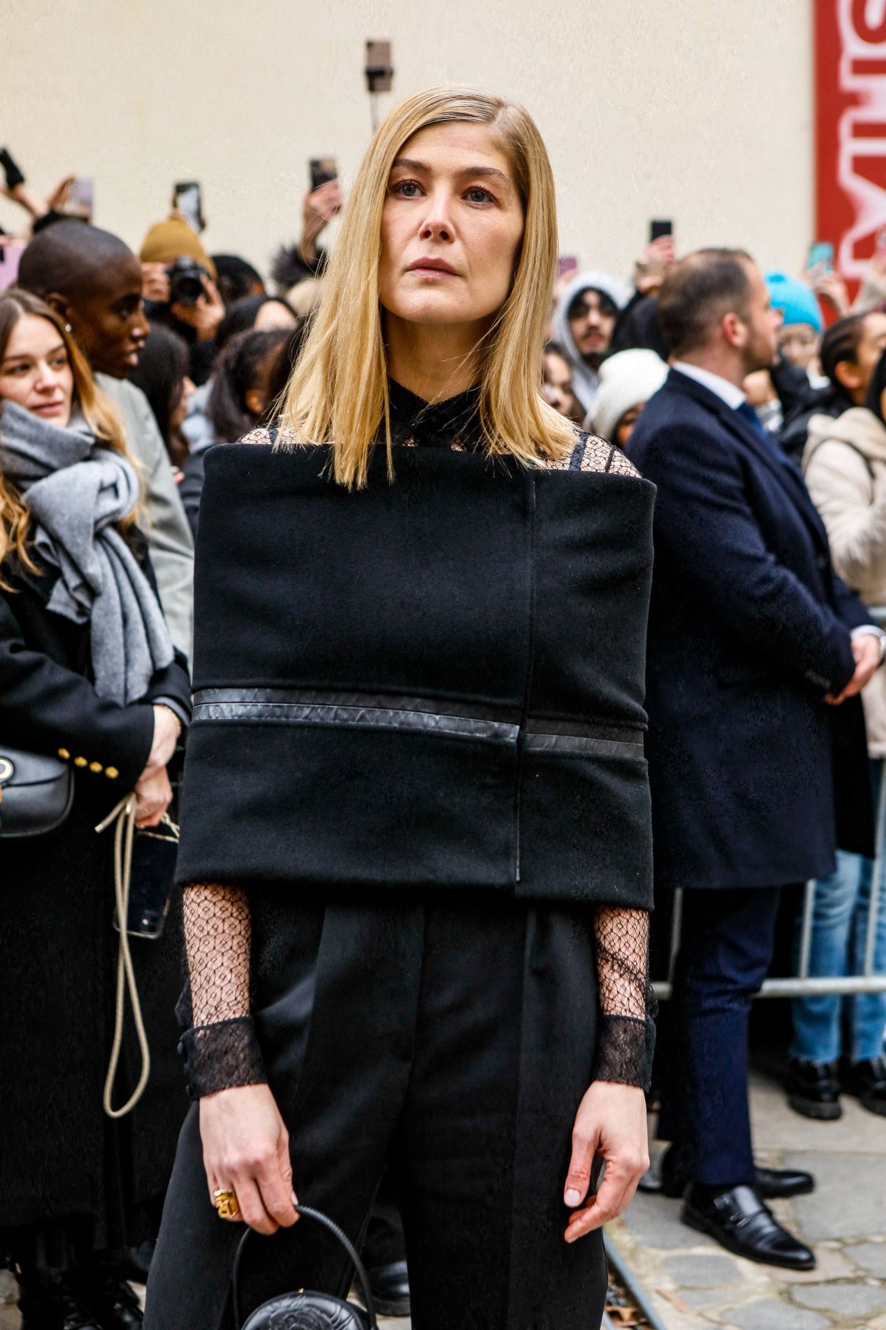 Rosamund Pike – Christian Dior Haute Couture Show at Paris Fashion Week