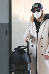 Sarah Michelle Gellar - Arrives at JFK Airport in New York 01/30/2023