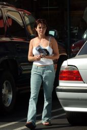 Shannen Doherty - Shopping in Los Angeles 07/29/2001