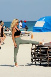 Victoria Silvstedt - Quick Beach Workout in Miami 01/13/2023