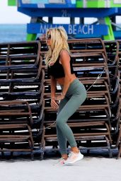 Victoria Silvstedt - Quick Beach Workout in Miami 01/13/2023