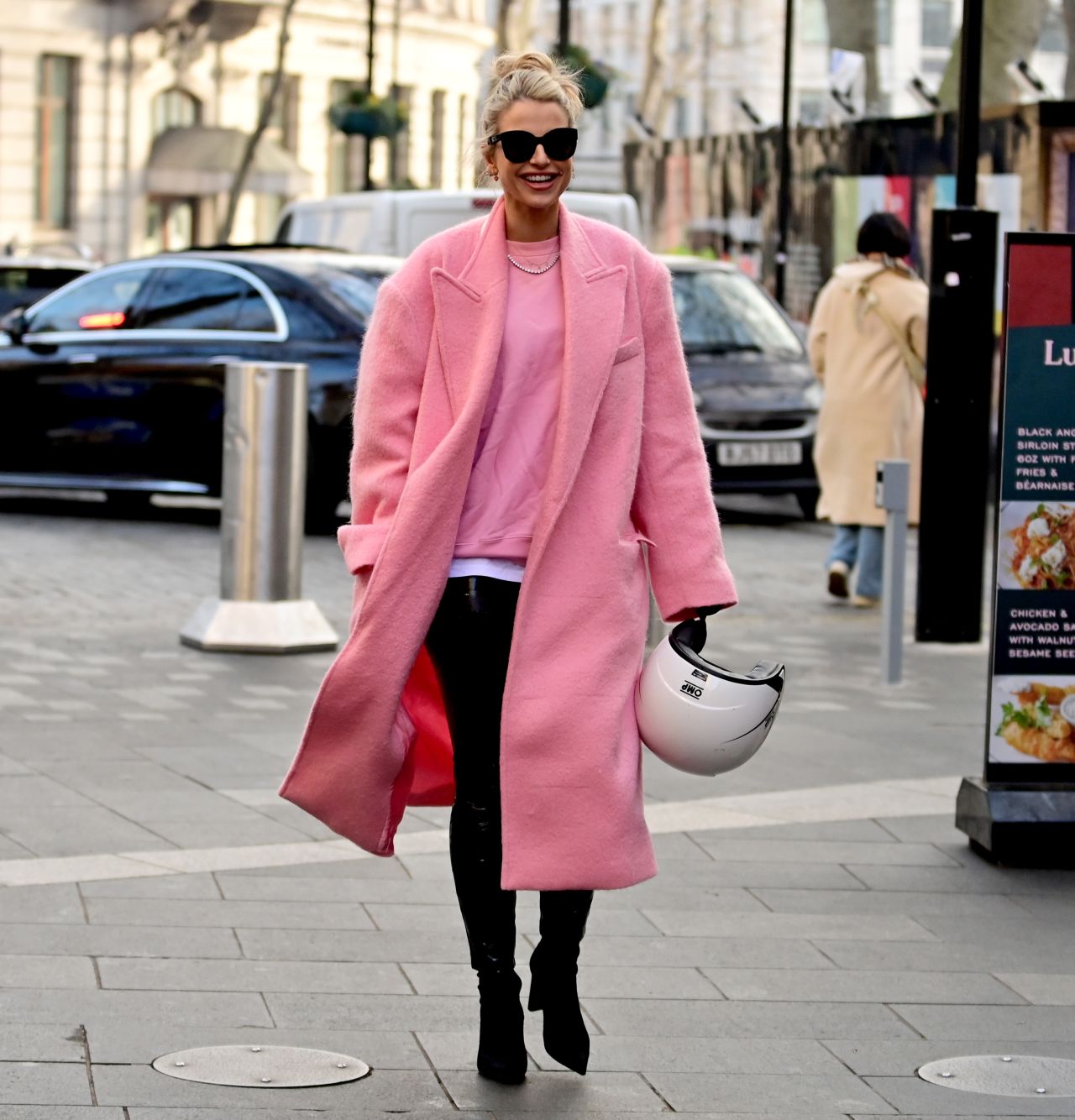 Vogue Williams Street Style - London 01/23/2023 • CelebMafia