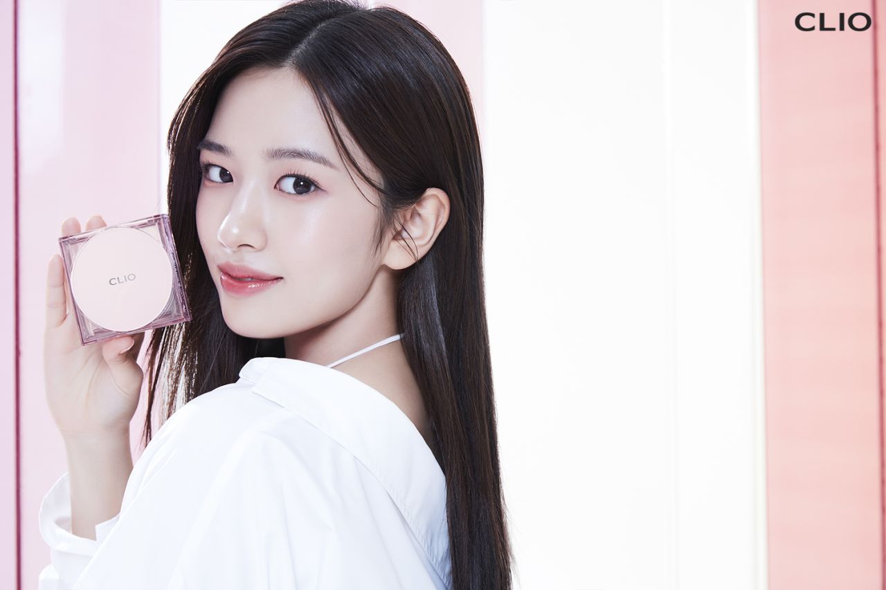 Yujin (IVE) CLIO Cosmetics Korea 2023 - superstars.news