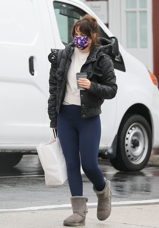 Zooey Deschanel Wears Puffy Jacket, Navy Leggings and Cozy UGG Boots - Brentwood 01/03/2023