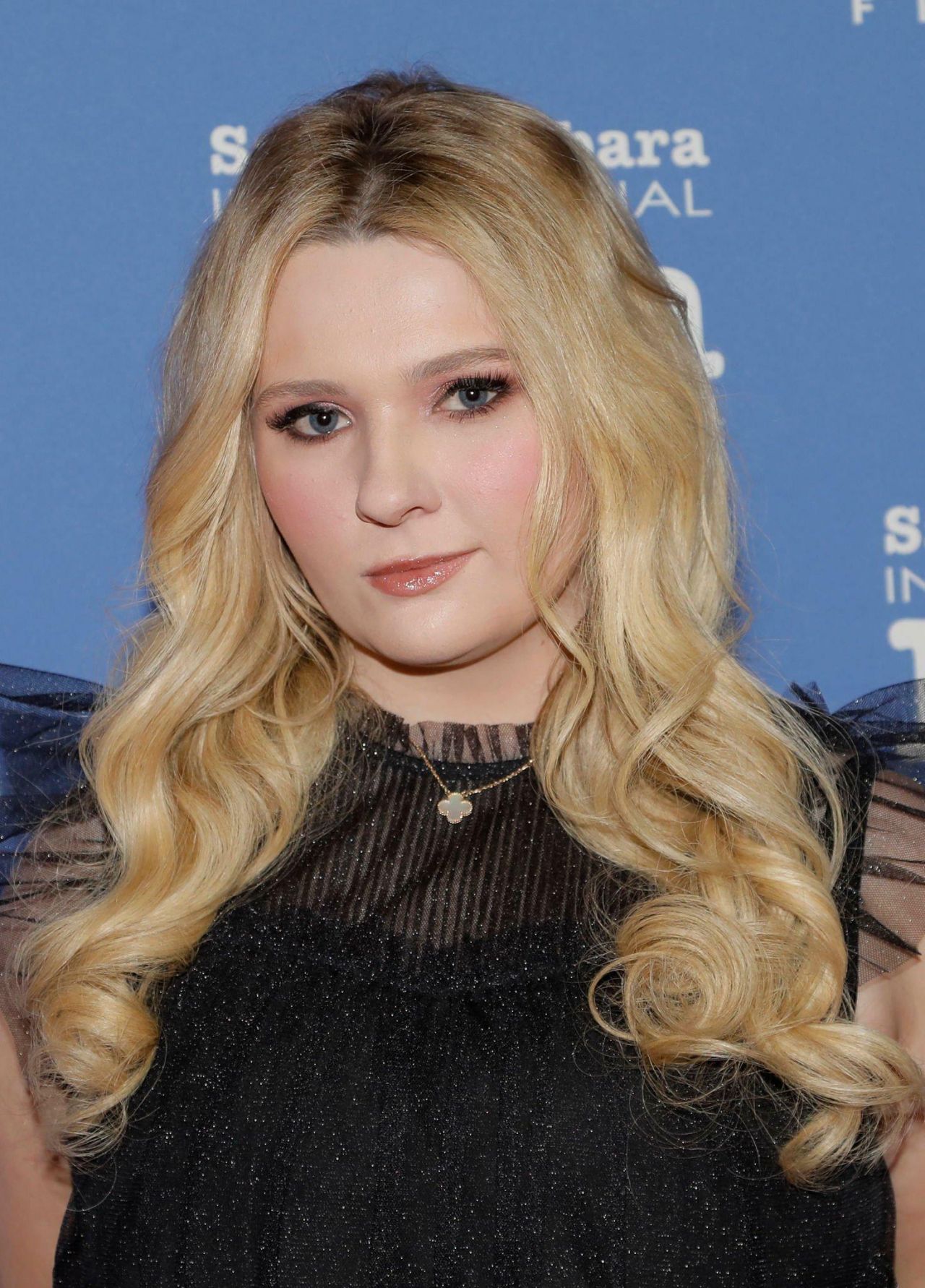 Abigail Breslin Style Clothes Outfits And Fashion • Celebmafia