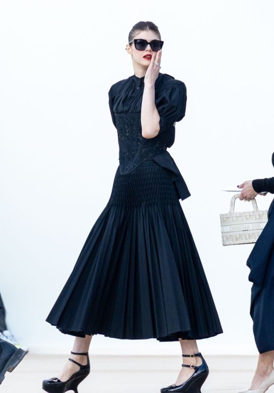 Alexandra Daddario - Christian Dior Fashion Show in Paris 09/27/2022 (more photos)
