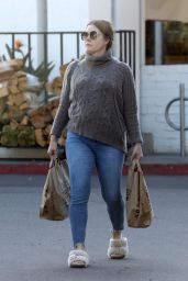 Amy Adams Wears Fuzzy Sandals and a Comfy Sweater at Bristol Farms in Beverly Hills 02/01/2023
